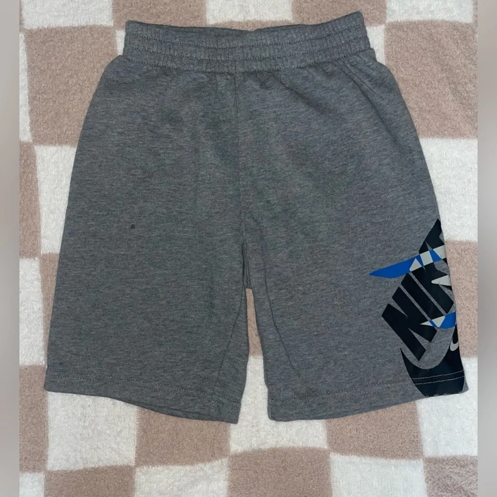 Nike White Tee & Gray Shorts Set with Blue and Black Logo - Picture 3 of 5